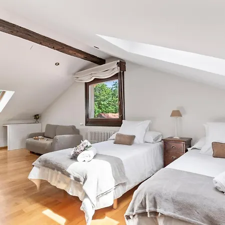 Figares, Casa Con Piscina Nyaraló *