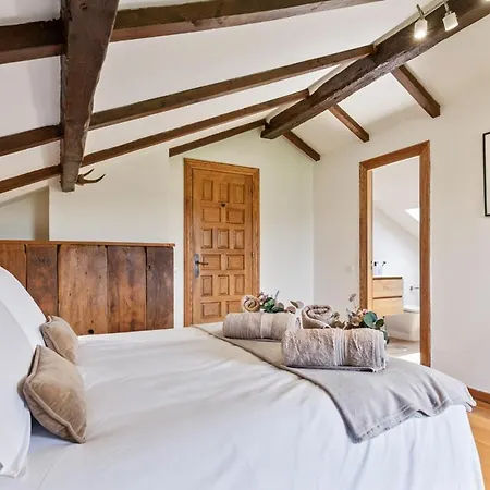 Nyaraló Figares, Casa Con Piscina