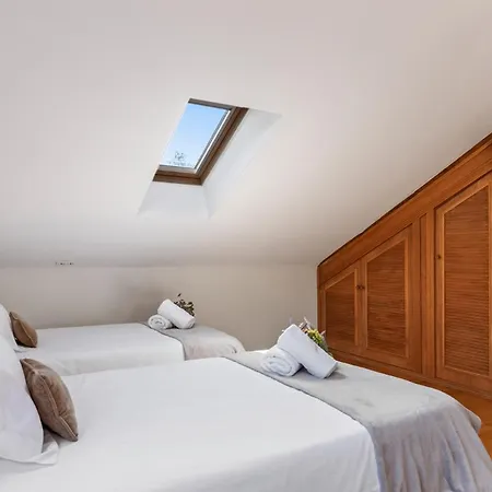 Figares, Casa Con Piscina Nyaraló Quintueles