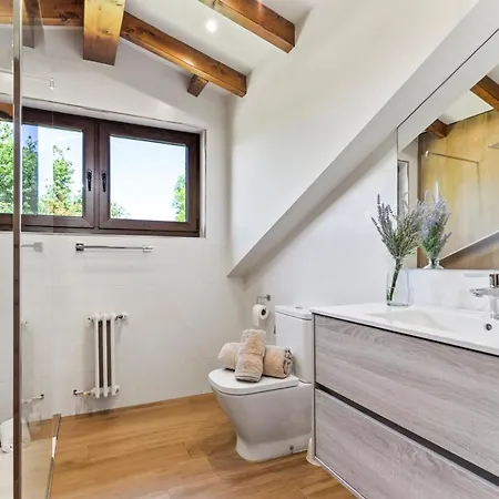 Figares, Casa Con Piscina *