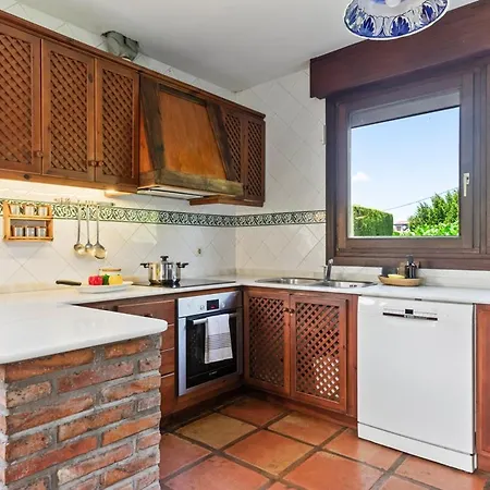 Figares, Casa Con Piscina Quintueles