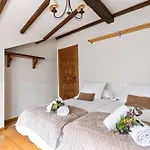 Figares, Casa Con Piscina * Cazamular