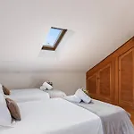 Figares, Casa Con Piscina *