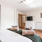 Figares, Casa Con Piscina *
