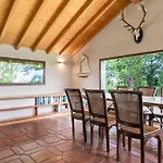 Figares, Casa Con Piscina *