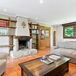 Figares, Casa Con Piscina Holiday home *