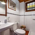 Figares, Casa Con Piscina Holiday home