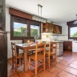 Figares, Casa Con Piscina Holiday home