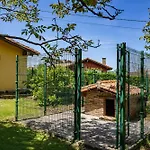Figares, Casa Con Piscina Holiday home Cazamular
