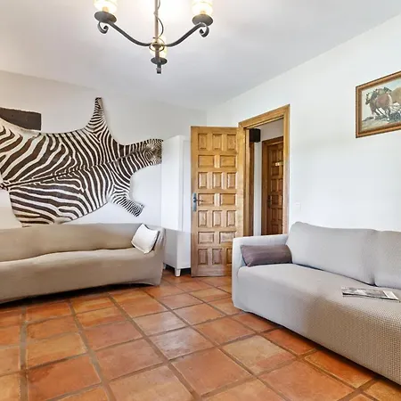 Dom wakacyjny Figares, Casa Con Piscina