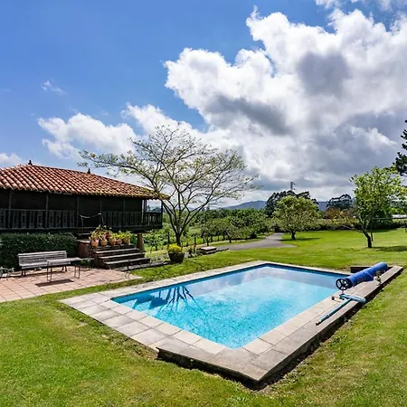 Figares, Casa Con Piscina Dom wakacyjny *