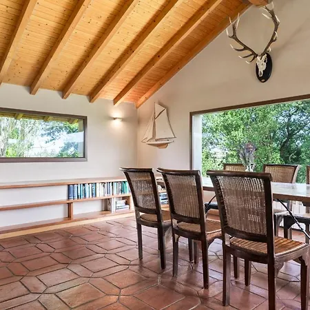 Figares, Casa Con Piscina *