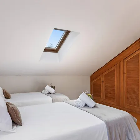 Figares, Casa Con Piscina *