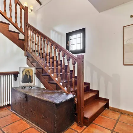 Figares, Casa Con Piscina Holiday home Cazamular