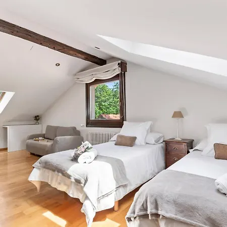 Figares, Casa Con Piscina 度假居