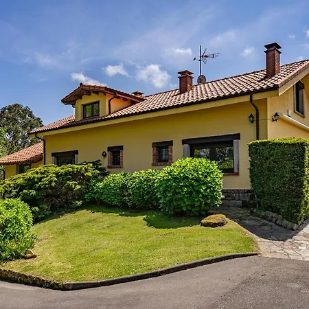 Figares, Casa Con Piscina